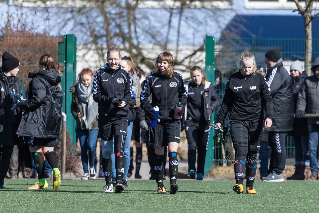 Bild 89 - B-Juniorinnen Halbfinale SVHU - Holstein Kiel : Ergebnis: 3:0